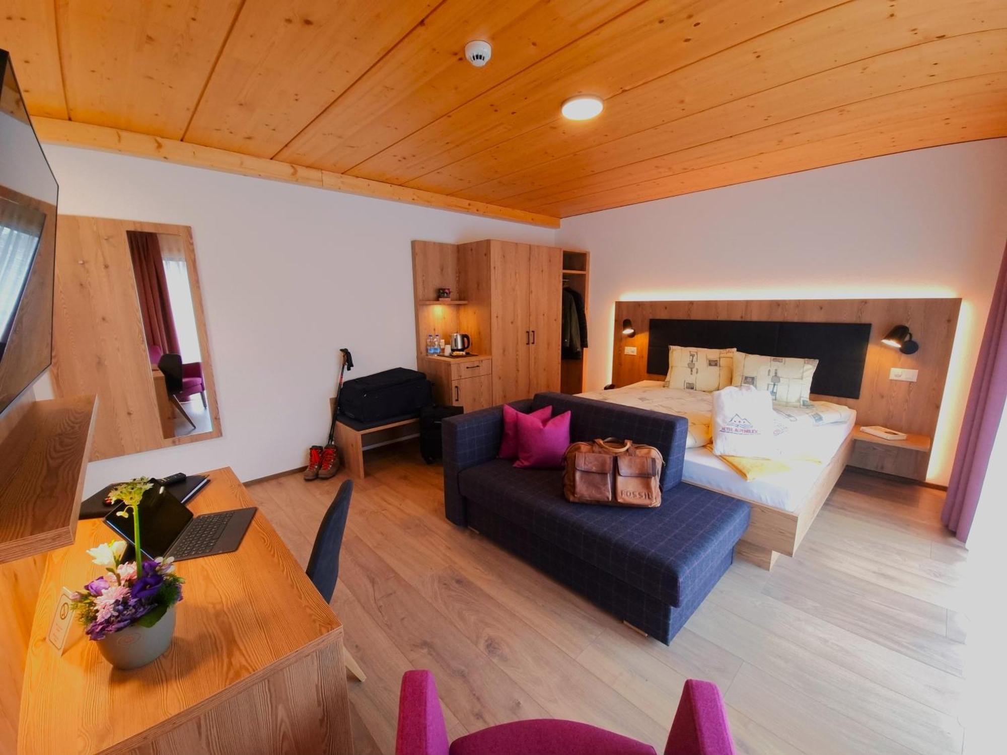 Hotel Alpenblick-Leukerbad-Therme Room photo